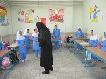 نهضت قریشی نژاد هنگام کار با کودکان نهضت قریشی نژاد هنگام کار با کودکان